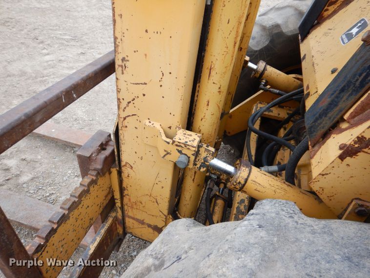 image for item JH9878 1997 John Deere 486E  forklift