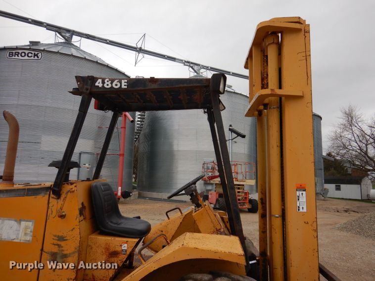 image for item JH9878 1997 John Deere 486E  forklift