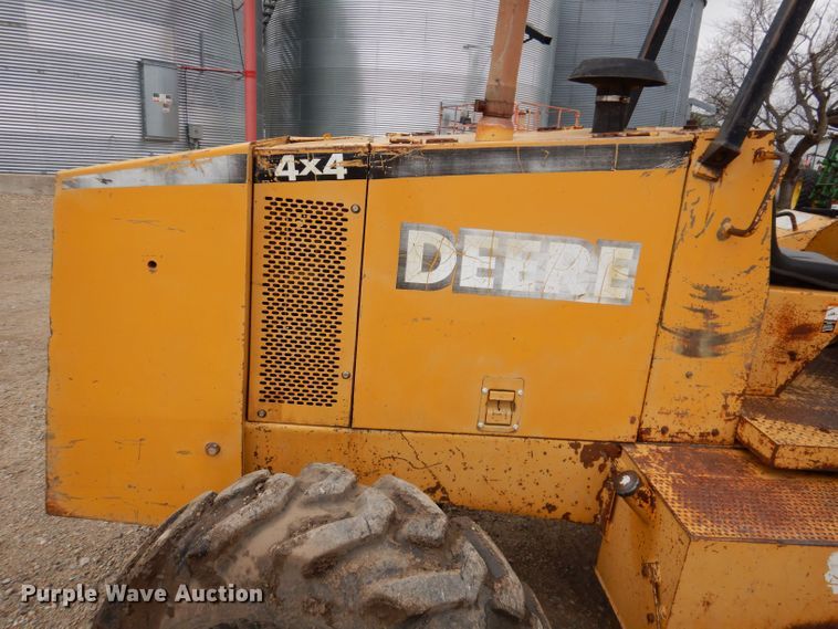 image for item JH9878 1997 John Deere 486E  forklift