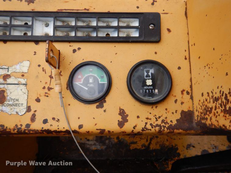 image for item JH9878 1997 John Deere 486E  forklift