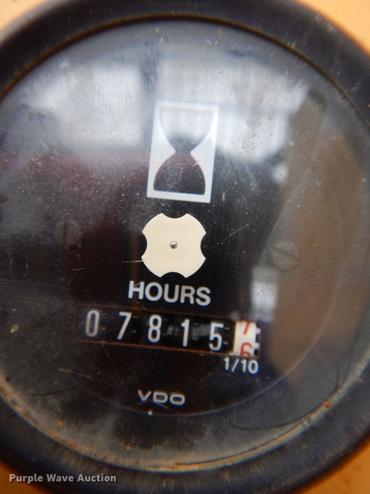 image for item JH9878 1997 John Deere 486E  forklift