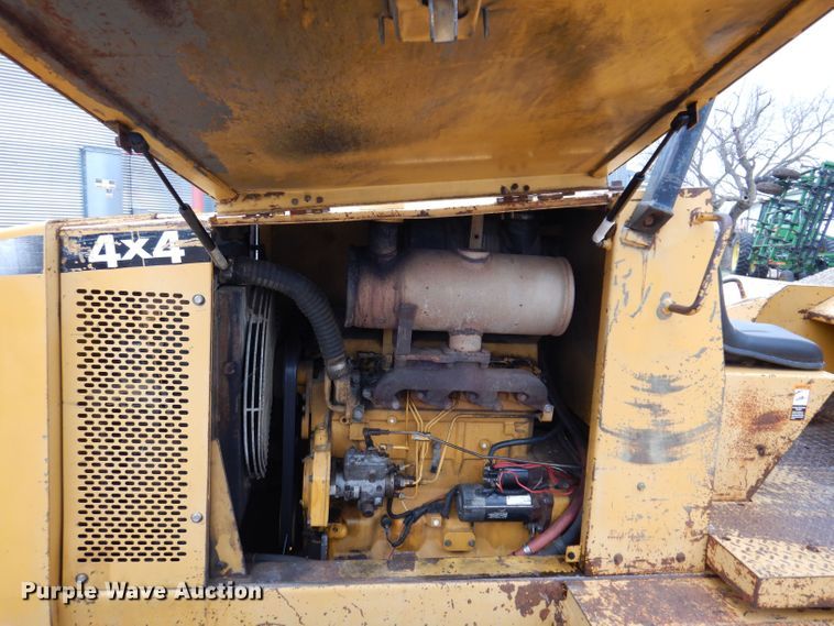 image for item JH9878 1997 John Deere 486E  forklift