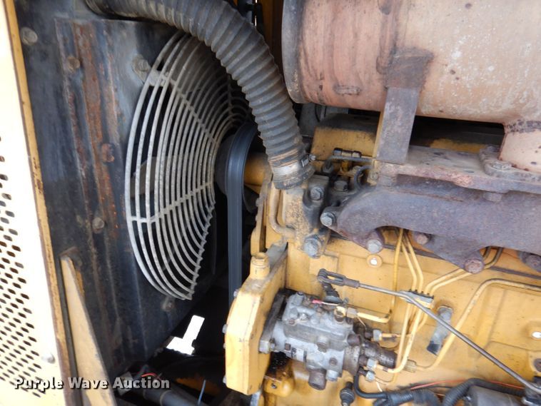 image for item JH9878 1997 John Deere 486E  forklift