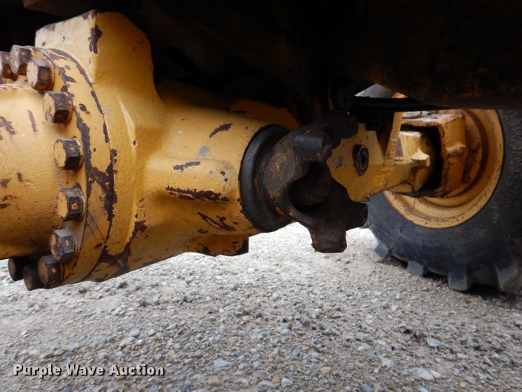 image for item JH9878 1997 John Deere 486E  forklift