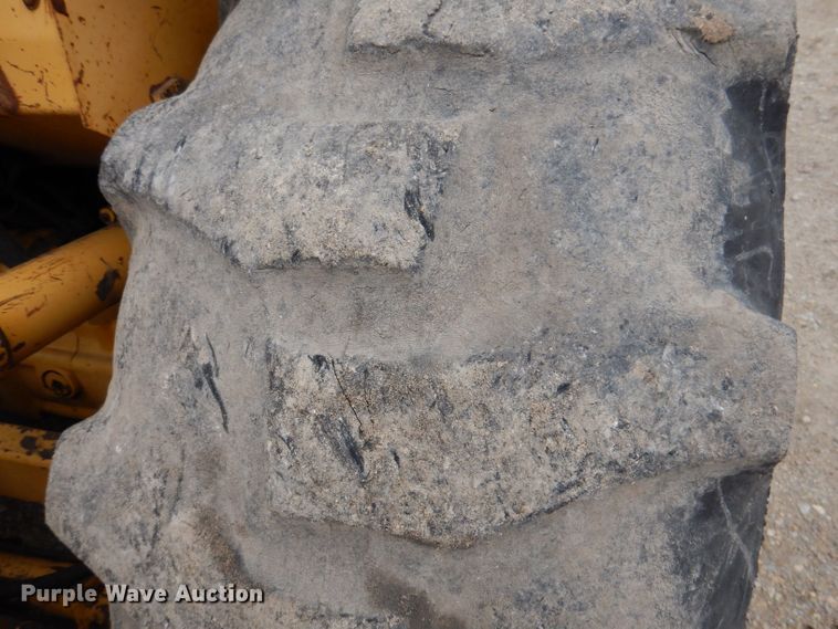 image for item JH9878 1997 John Deere 486E  forklift