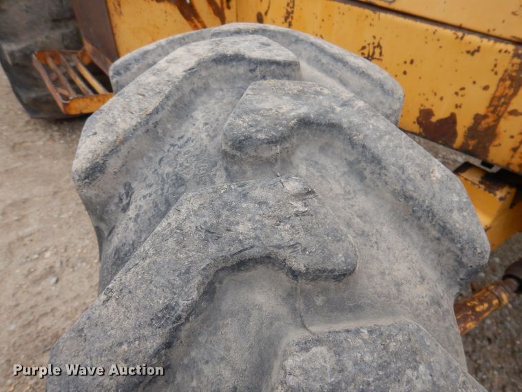 image for item JH9878 1997 John Deere 486E  forklift