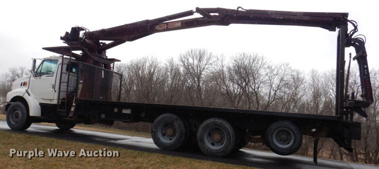 image for item JK9426 1998 Ford Louisville  crane truck