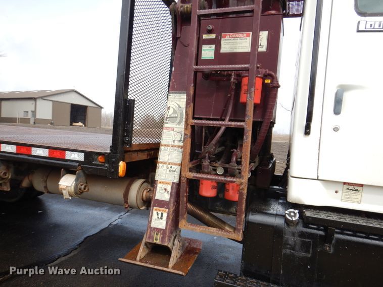 image for item JK9426 1998 Ford Louisville  crane truck