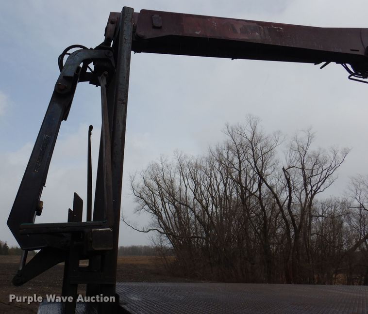 image for item JK9426 1998 Ford Louisville  crane truck