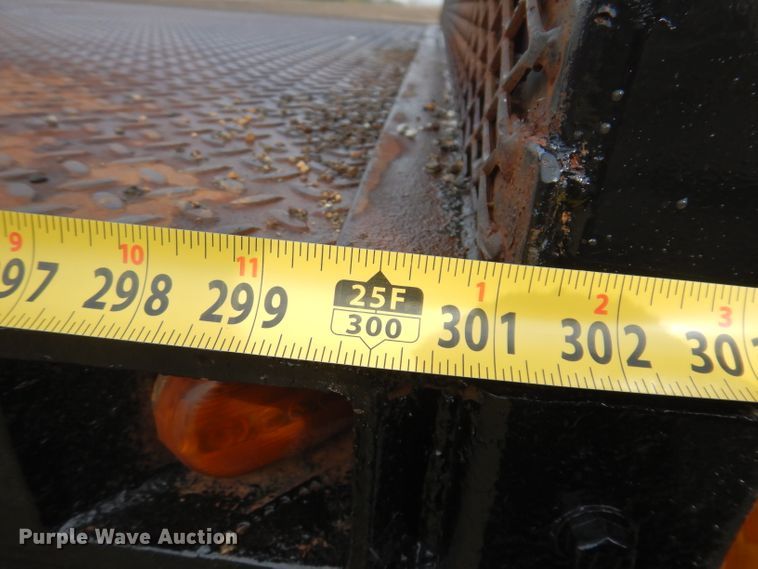 image for item JK9426 1998 Ford Louisville  crane truck