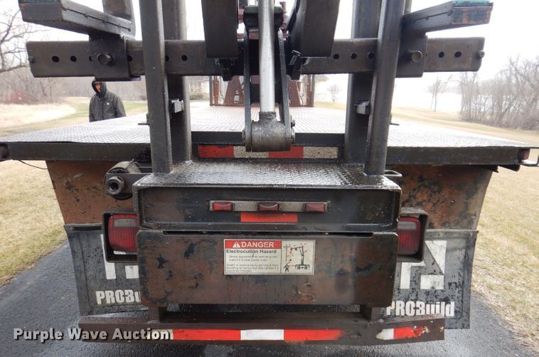 image for item JK9426 1998 Ford Louisville  crane truck