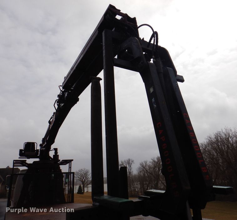 image for item JK9426 1998 Ford Louisville  crane truck