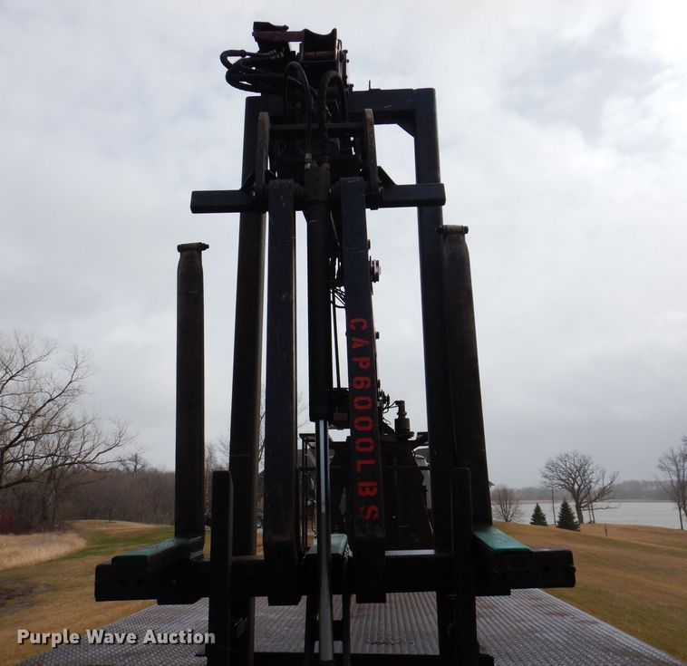 image for item JK9426 1998 Ford Louisville  crane truck