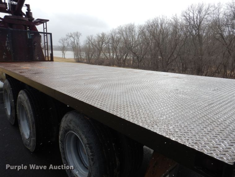 image for item JK9426 1998 Ford Louisville  crane truck