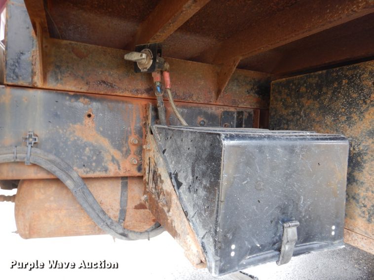 image for item JK9426 1998 Ford Louisville  crane truck