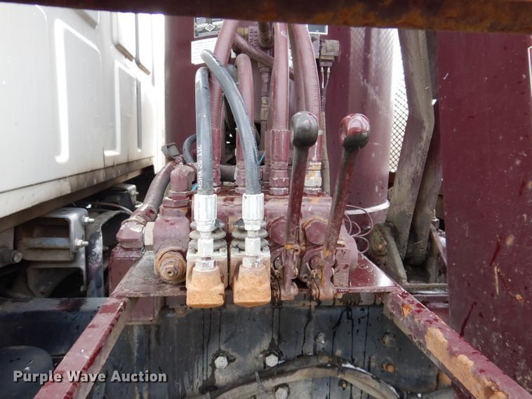 image for item JK9426 1998 Ford Louisville  crane truck