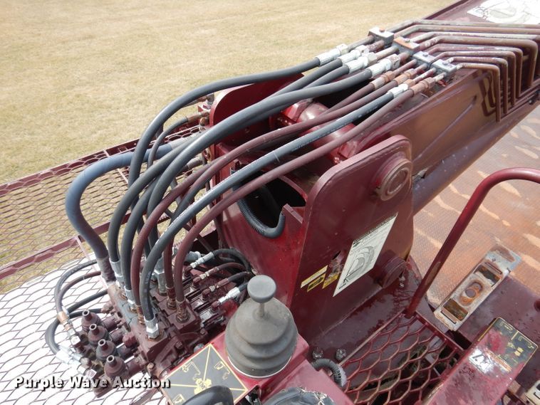 image for item JK9426 1998 Ford Louisville  crane truck