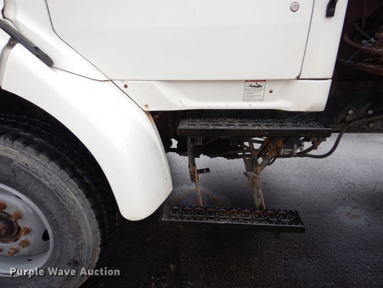 image for item JK9426 1998 Ford Louisville  crane truck