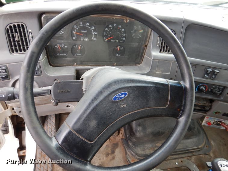 image for item JK9426 1998 Ford Louisville  crane truck