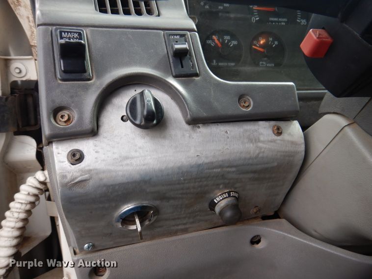 image for item JK9426 1998 Ford Louisville  crane truck