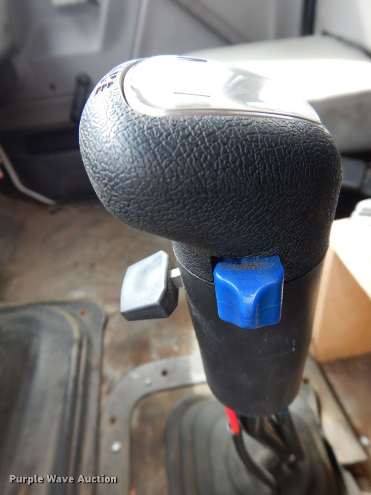 image for item JK9426 1998 Ford Louisville  crane truck