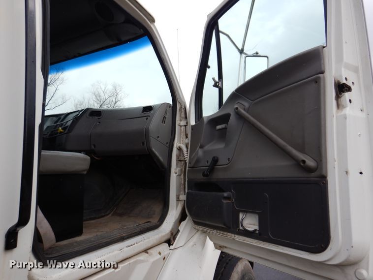 image for item JK9426 1998 Ford Louisville  crane truck