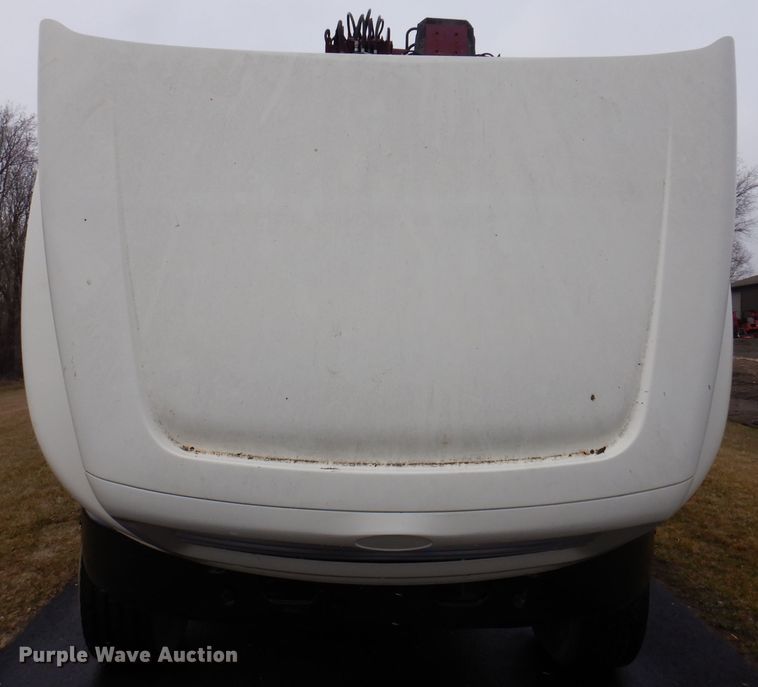 image for item JK9426 1998 Ford Louisville  crane truck