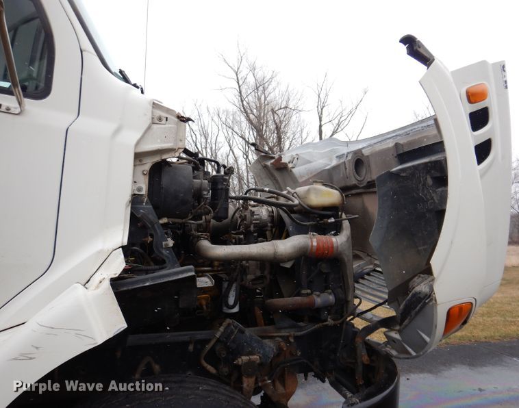 image for item JK9426 1998 Ford Louisville  crane truck