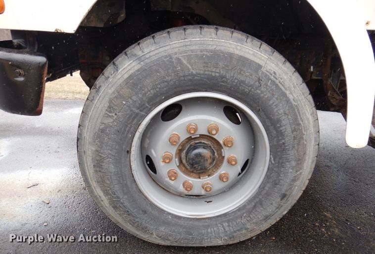 image for item JK9426 1998 Ford Louisville  crane truck