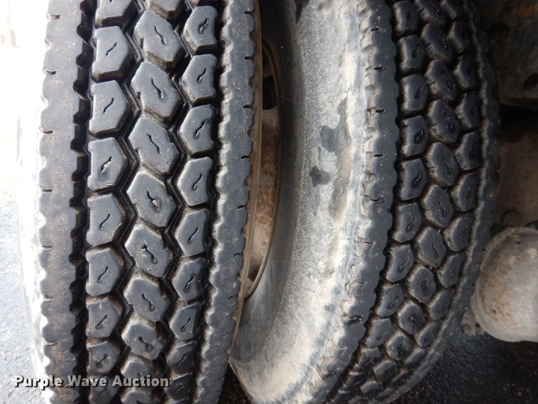 image for item JK9426 1998 Ford Louisville  crane truck