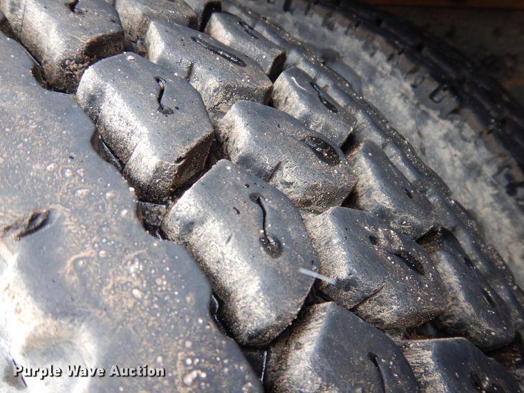 image for item JK9426 1998 Ford Louisville  crane truck