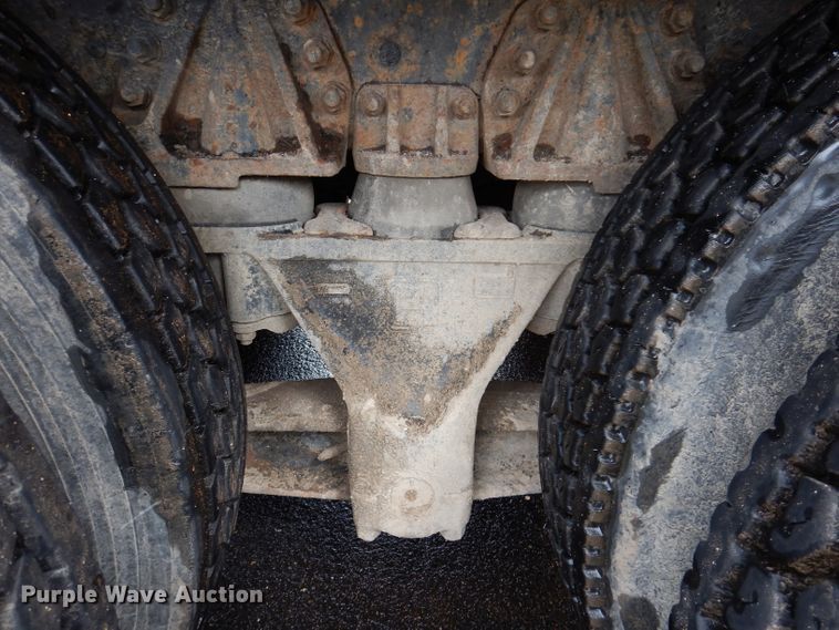 image for item JK9426 1998 Ford Louisville  crane truck