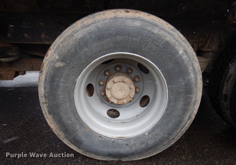 image for item JK9426 1998 Ford Louisville  crane truck