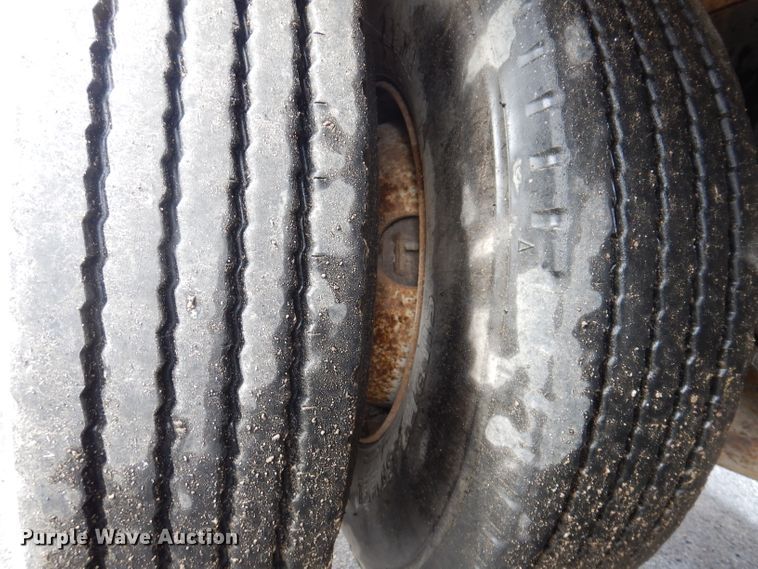 image for item JK9426 1998 Ford Louisville  crane truck