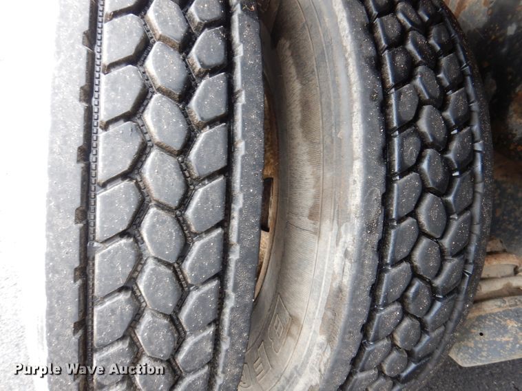 image for item JK9426 1998 Ford Louisville  crane truck