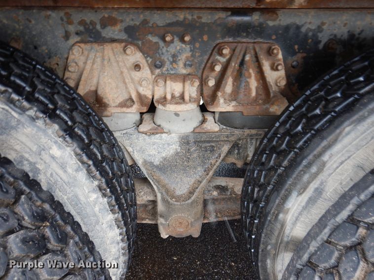 image for item JK9426 1998 Ford Louisville  crane truck