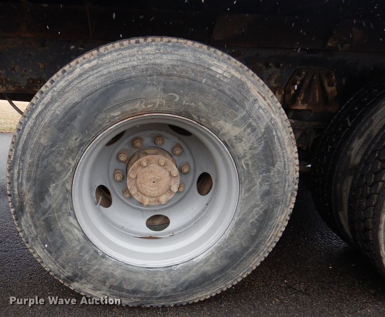 image for item JK9426 1998 Ford Louisville  crane truck