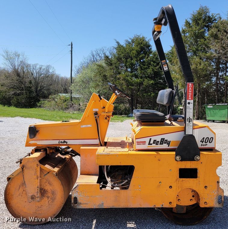 image for item JL9573 LeeBoy 400 Super  double drum vibratory roller