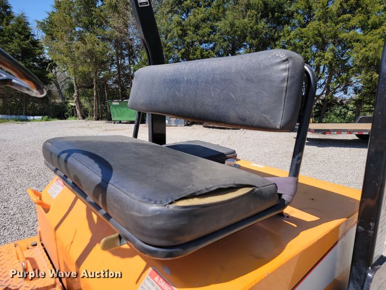 image for item JL9573 LeeBoy 400 Super  double drum vibratory roller