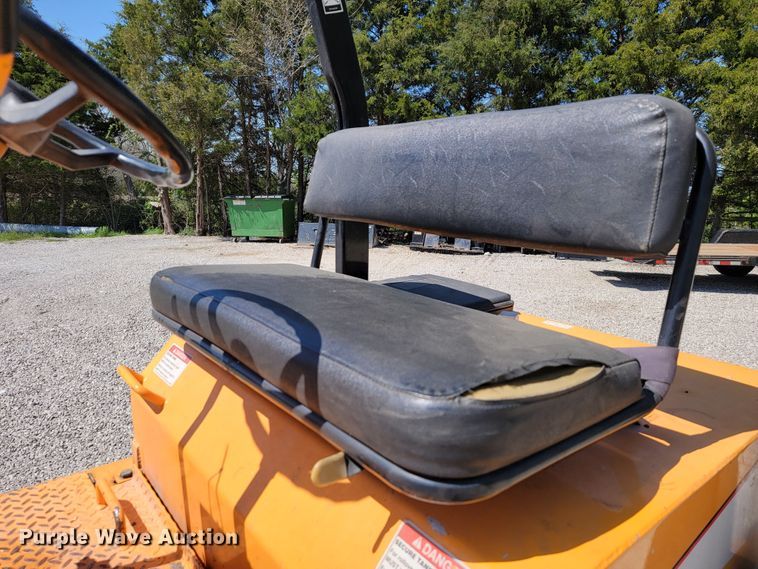 image for item JL9573 LeeBoy 400 Super  double drum vibratory roller