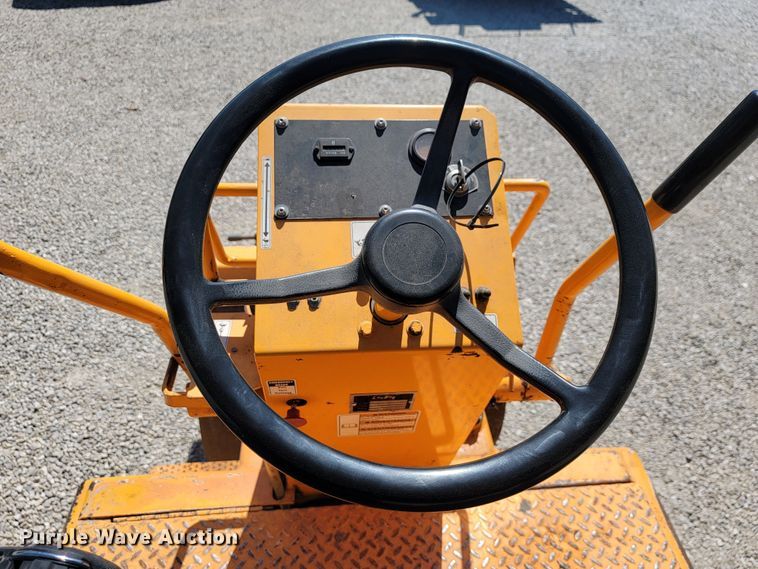 image for item JL9573 LeeBoy 400 Super  double drum vibratory roller