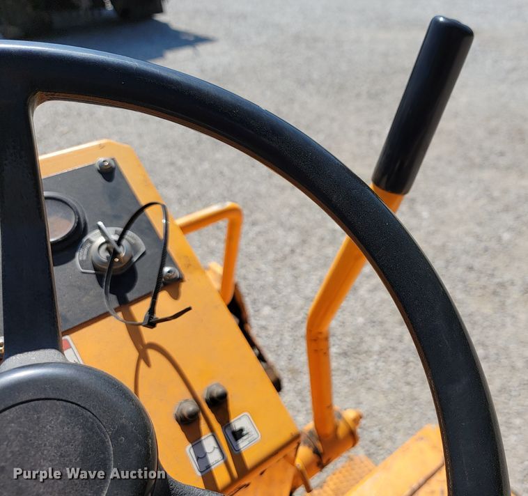 image for item JL9573 LeeBoy 400 Super  double drum vibratory roller