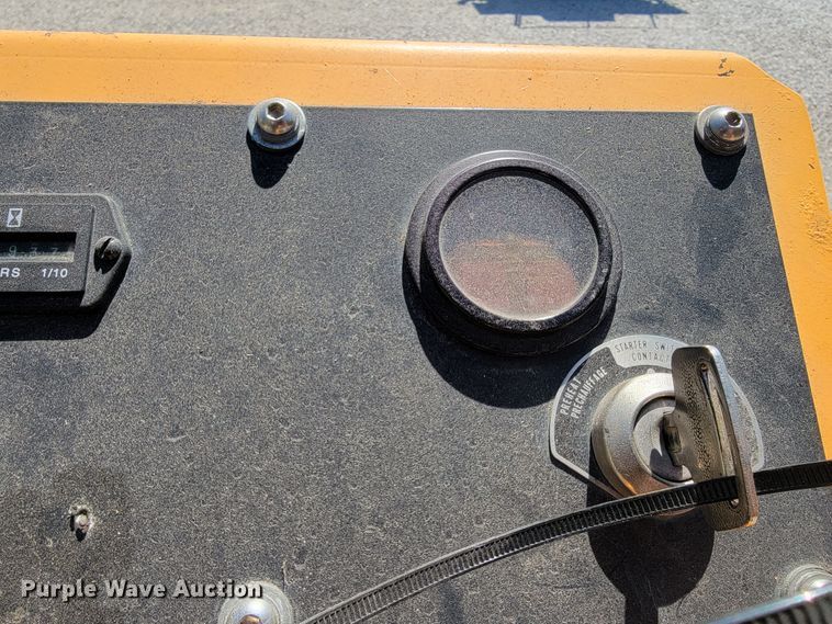 image for item JL9573 LeeBoy 400 Super  double drum vibratory roller