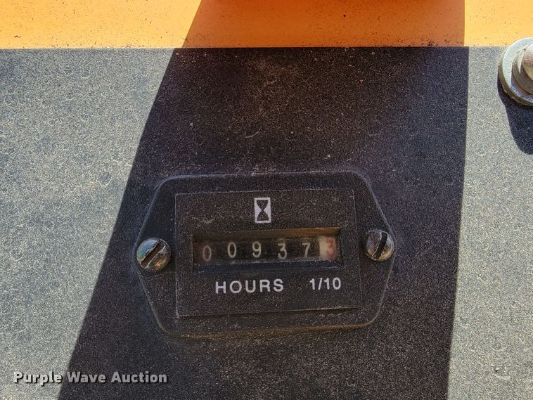 image for item JL9573 LeeBoy 400 Super  double drum vibratory roller