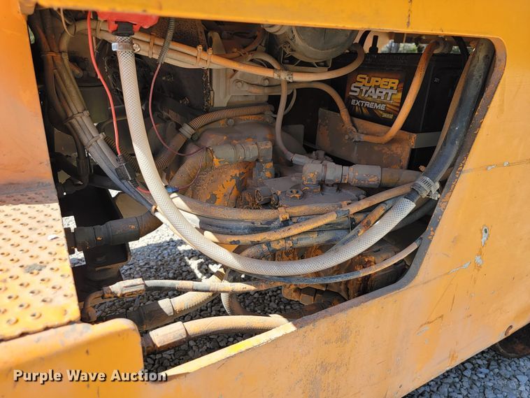 image for item JL9573 LeeBoy 400 Super  double drum vibratory roller