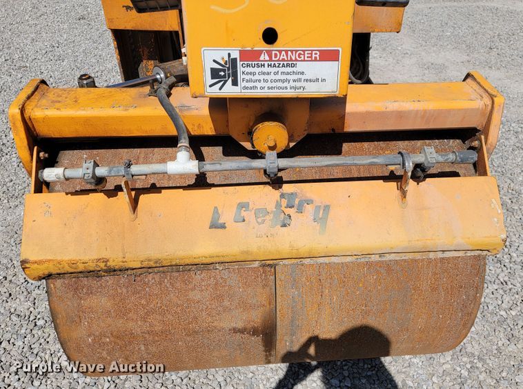 image for item JL9573 LeeBoy 400 Super  double drum vibratory roller