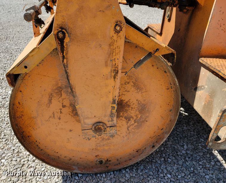 image for item JL9573 LeeBoy 400 Super  double drum vibratory roller