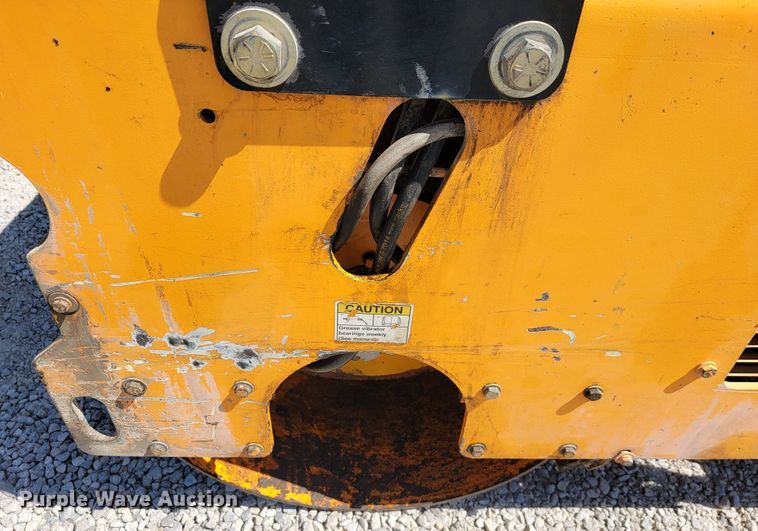 image for item JL9573 LeeBoy 400 Super  double drum vibratory roller