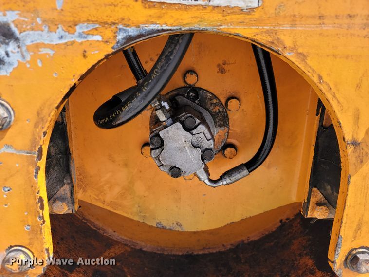 image for item JL9573 LeeBoy 400 Super  double drum vibratory roller