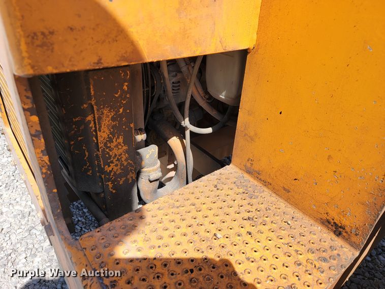 image for item JL9573 LeeBoy 400 Super  double drum vibratory roller